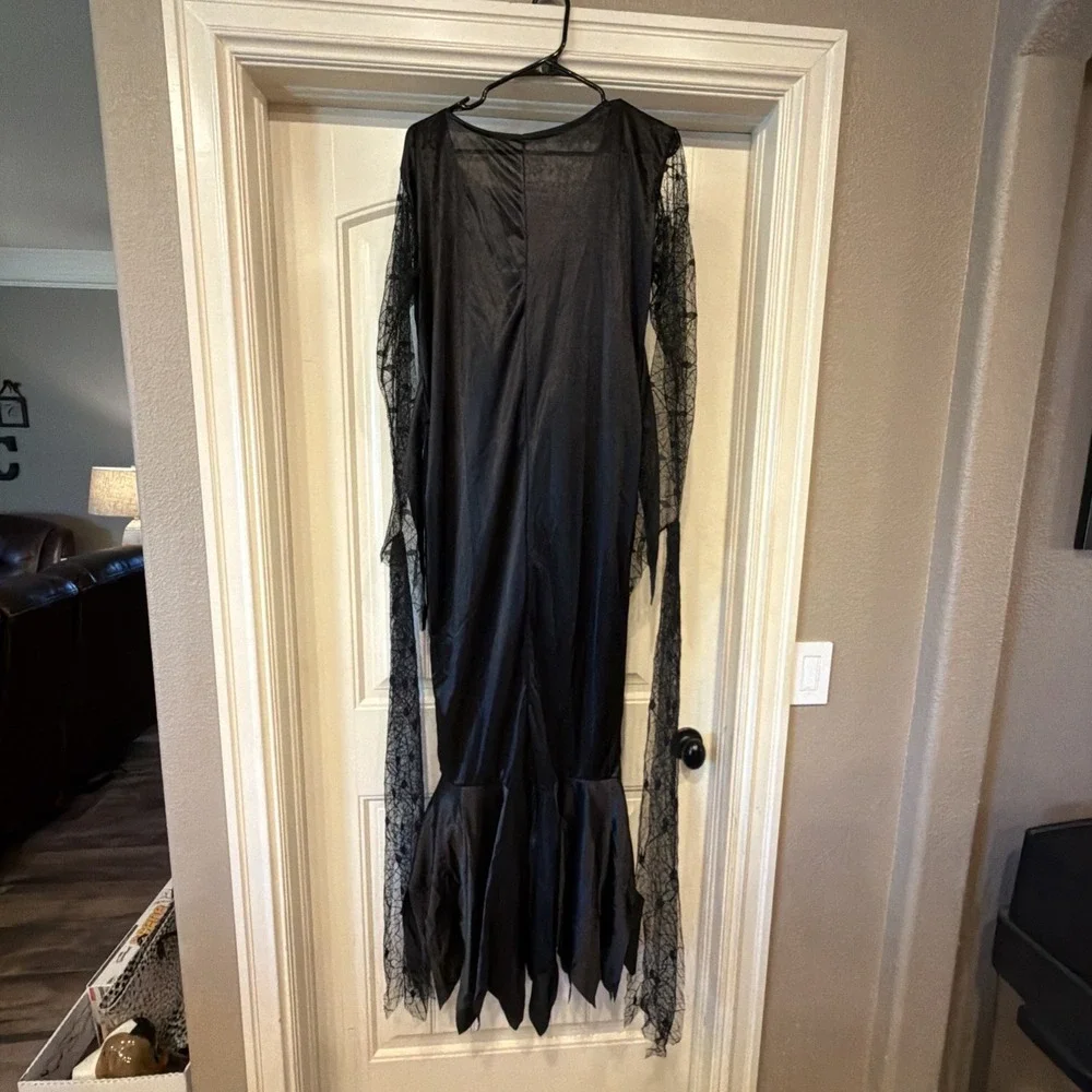 Rubie's The Adams Family Morticia Adams Adult Costume Black Dress Medium EUC